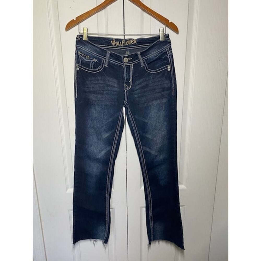 Wallflower Size 7 Jeans • White Stitching • Dark Wash